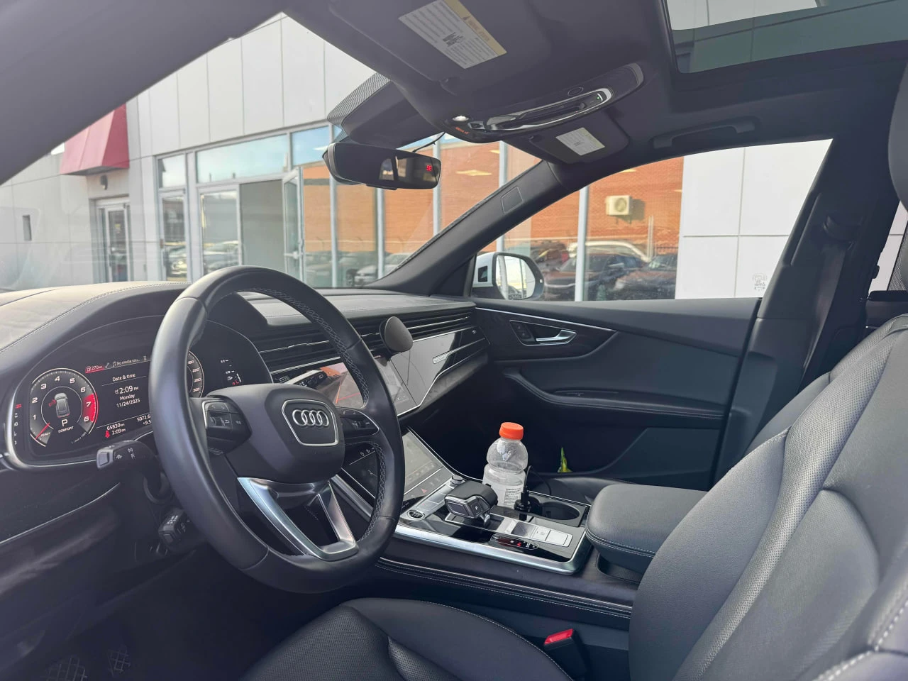 Audi Q8 * АВТО КРЕДИТ* ЦЕНА ДО БГ * СЕРВИЗНА ИСТОРИЯ *  - изображение 7