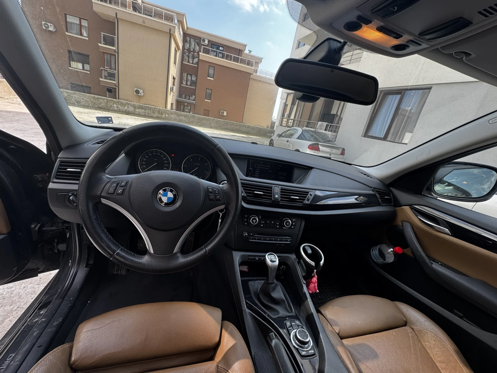 BMW X1 18d, снимка 10 - Автомобили и джипове - 53891160