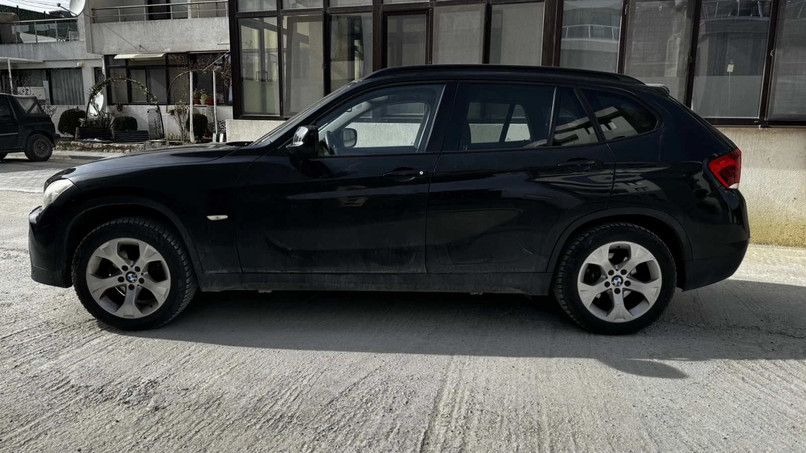 BMW X1 18d, снимка 2 - Автомобили и джипове - 53891160