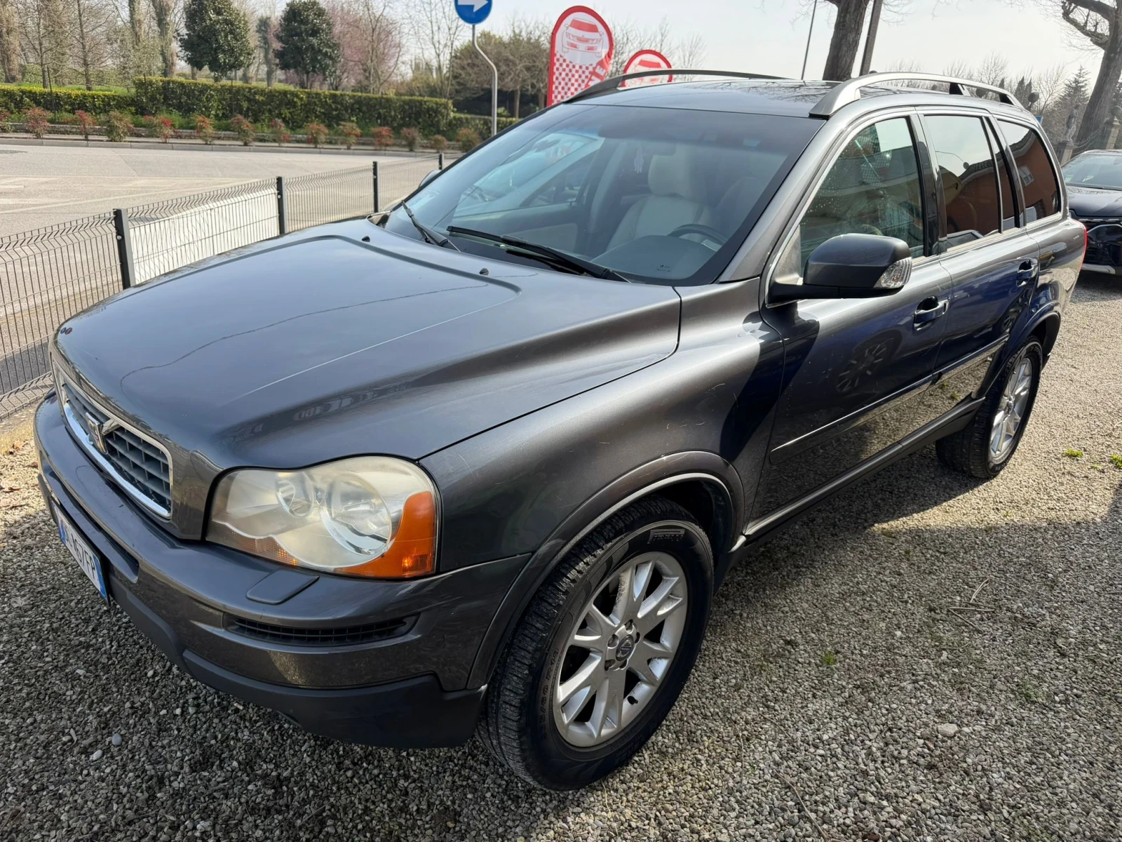 Volvo Xc90 2.4, снимка 3 - Автомобили и джипове - 54296877