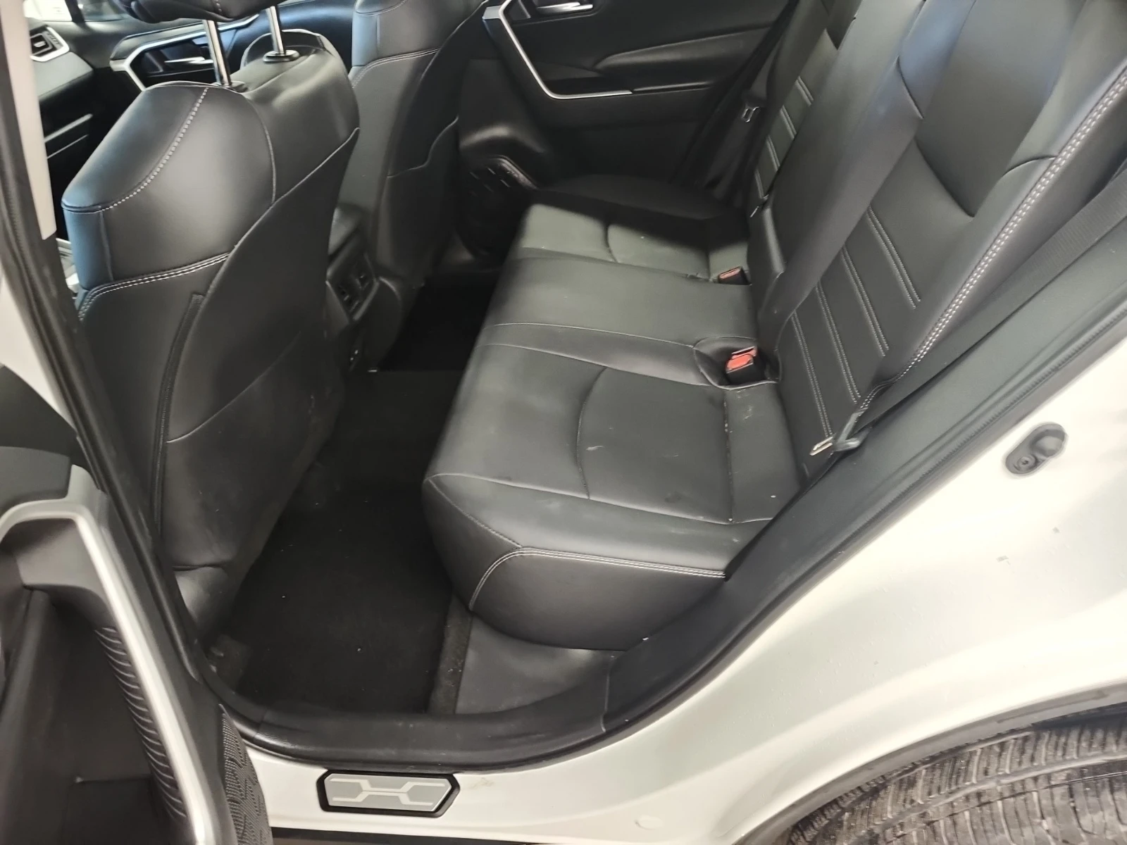 Toyota Rav4 CARFAX * АВТО КРЕДИТ * ПРОГНОЗНА ЦЕНА ДО БГ * , снимка 9 - Автомобили и джипове - 54630793