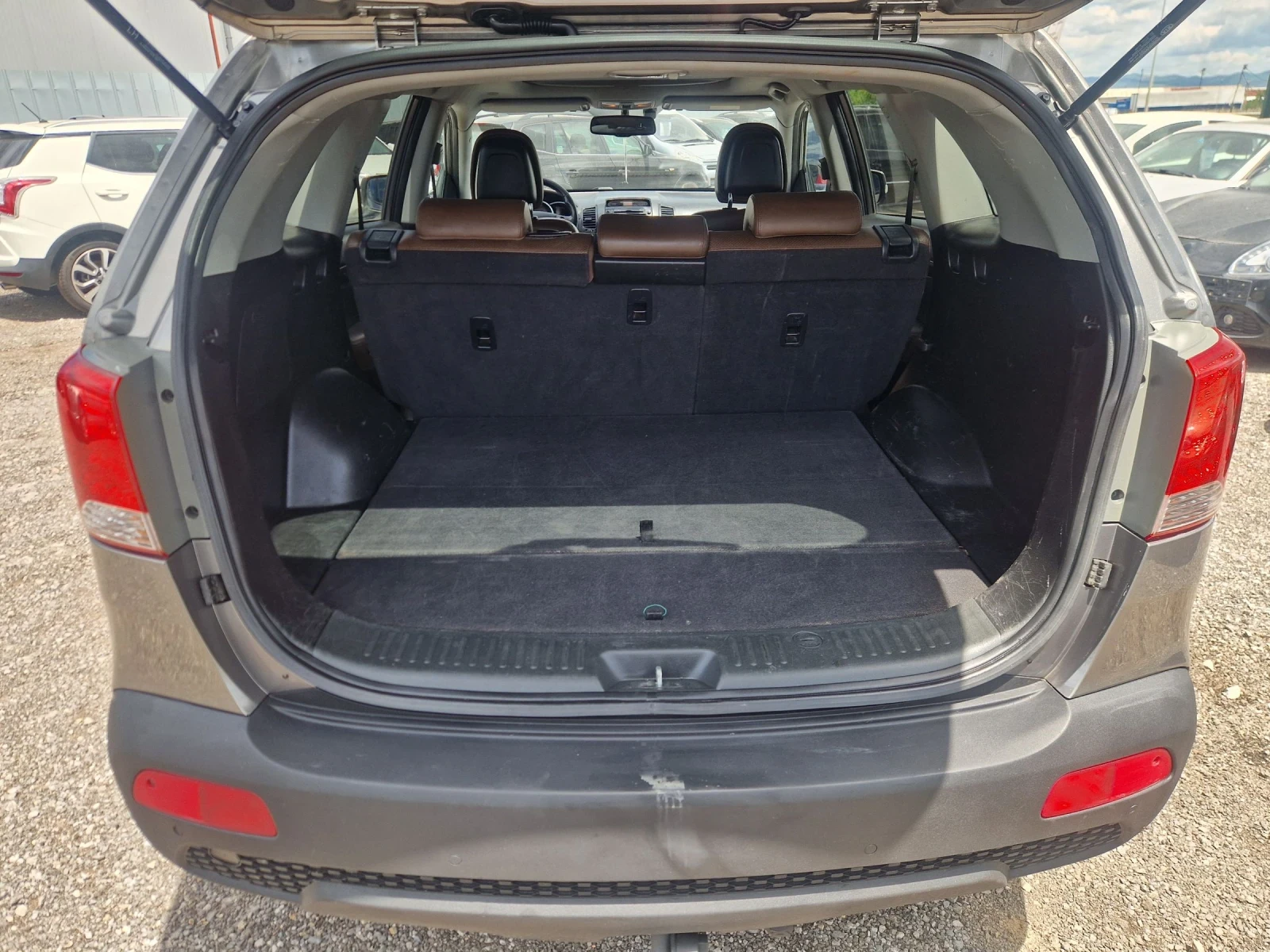 Kia Sorento 2.2CRDI 197HP.FULL ITALIA, снимка 15 - Автомобили и джипове - 54990309