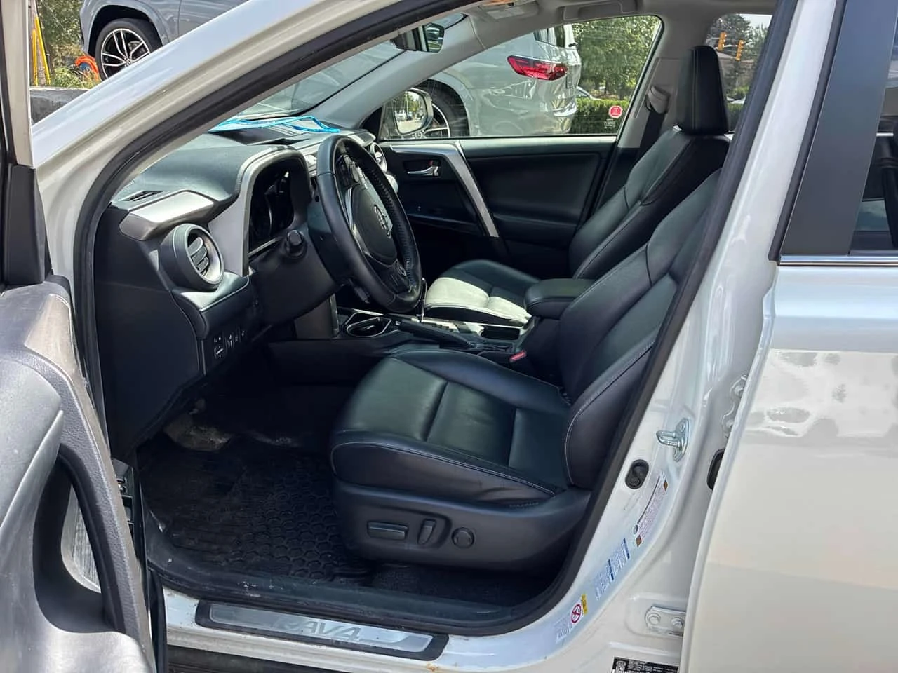 Toyota Rav4 * Hybrid Limited * CARFAX * ОТ ПРЕДСТАВИТЕЛСТВО * , снимка 5 - Автомобили и джипове - 55776514