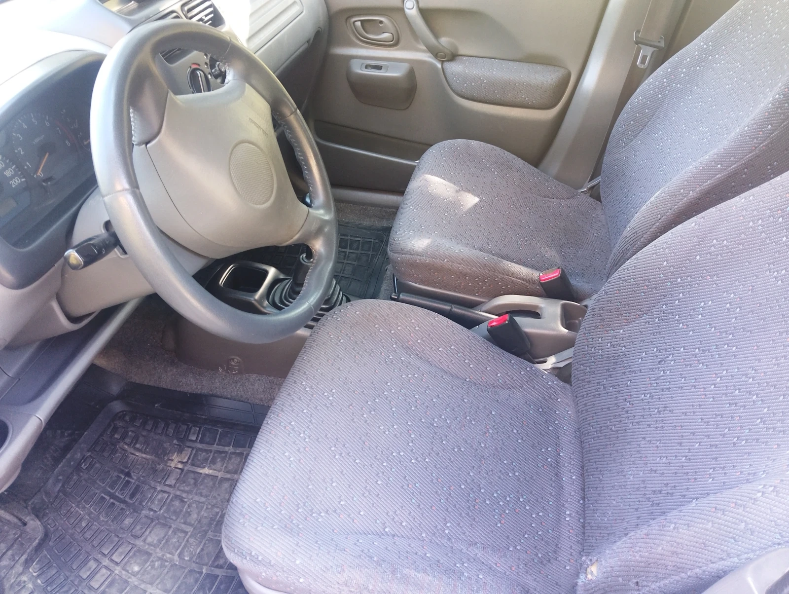 Suzuki Ignis 1.3 4х4 бензин 2002г., снимка 7 - Автомобили и джипове - 56020030