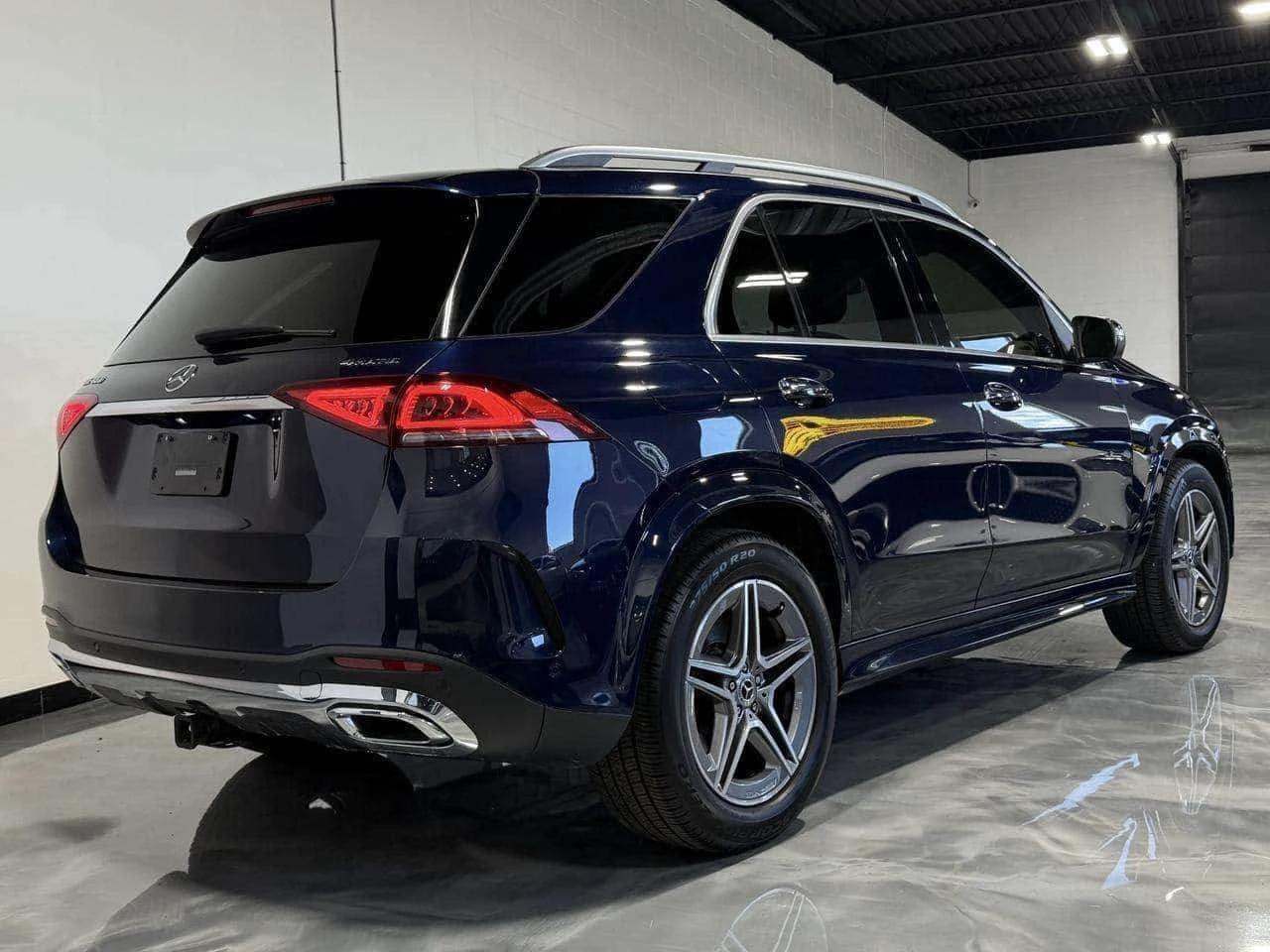 Mercedes-Benz GLE 450 * AMG Line * Фиксирана цена до България * CARFAX *, снимка 3 - Автомобили и джипове - 56210875