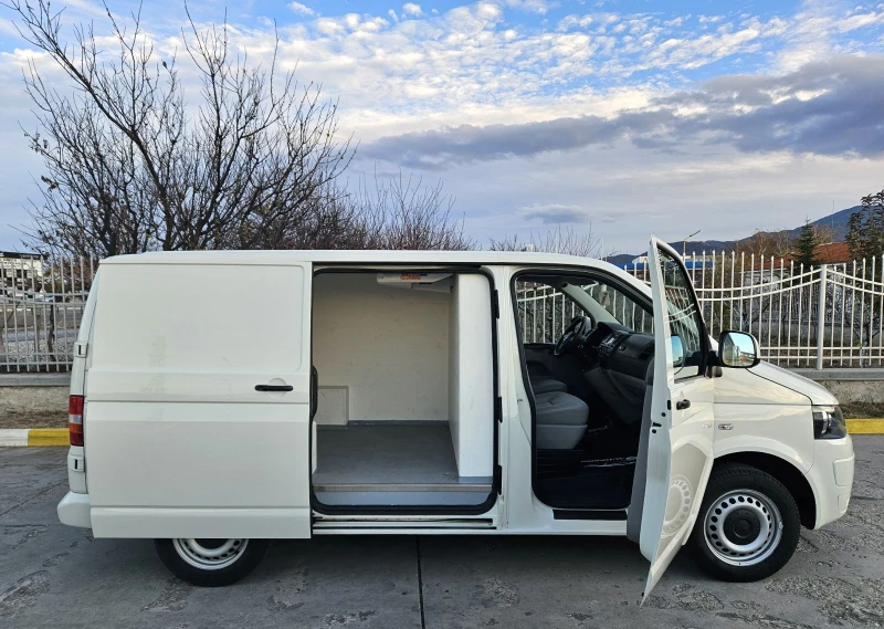 VW Transporter Хладилен, снимка 13 - Бусове и автобуси - 47454621