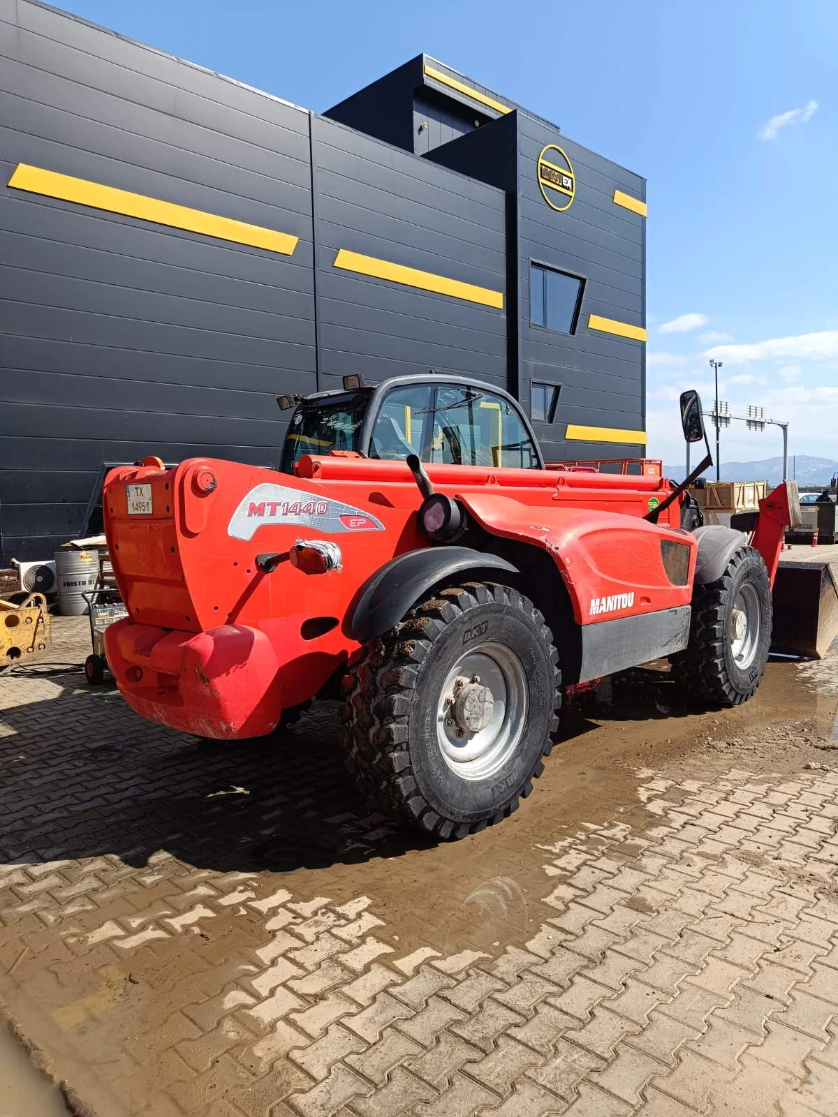 Телескопични товарачи Manitou MT 1440 PRIVILEGE - изображение 2