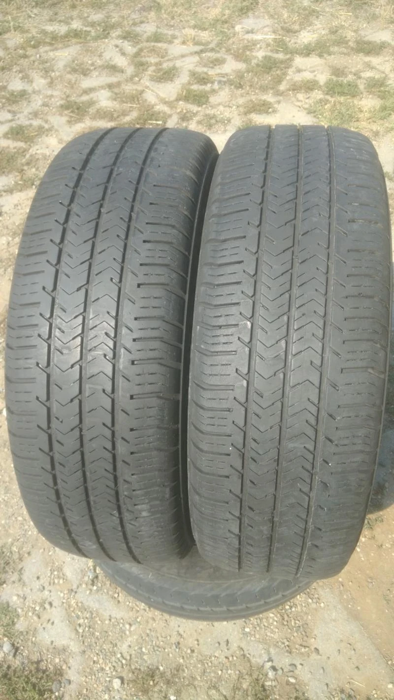 Гуми Летни 215/65R16, снимка 1 - Гуми и джанти - 29592376