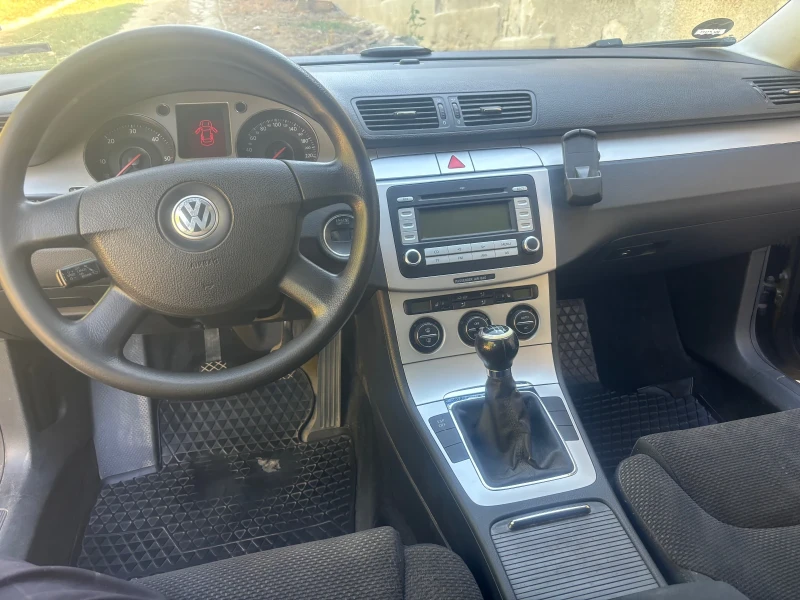 VW Passat 2.0 140 к.с. 8 кл., снимка 8 - Автомобили и джипове - 47192393