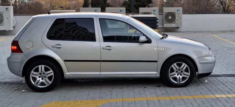 VW Golf 1.6 , снимка 5 - Автомобили и джипове - 48108049