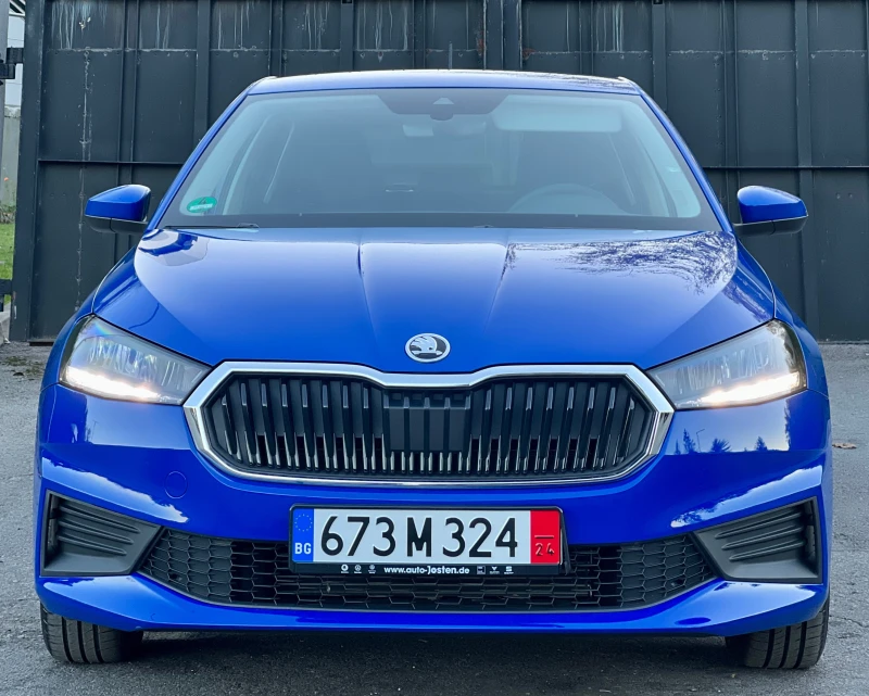 Skoda Fabia 5063 км. * LED * НОВ ВНОС, снимка 2 - Автомобили и джипове - 48114846