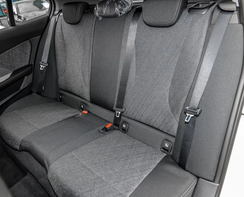 BMW 120 i* M-Sport* Harman/Kardon* Keyless, снимка 6 - Автомобили и джипове - 51933269