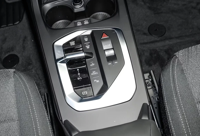 BMW 120 i* M-Sport* Harman/Kardon* Keyless, снимка 7 - Автомобили и джипове - 51933269