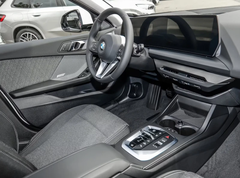 BMW 120 i* M-Sport* Harman/Kardon* Keyless, снимка 4 - Автомобили и джипове - 51933269