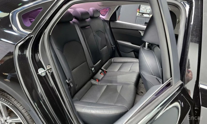 Kia K3, снимка 13 - Автомобили и джипове - 53140281