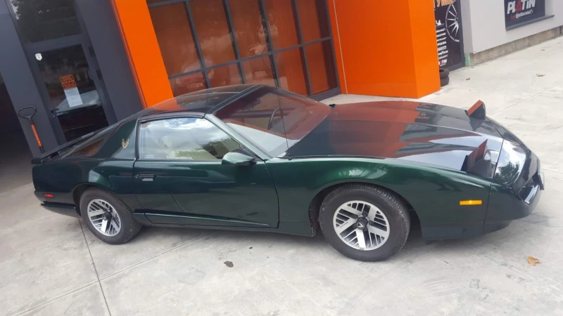 Pontiac Firebird, снимка 2 - Автомобили и джипове - 53202515