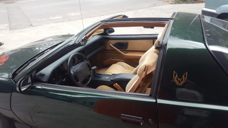 Pontiac Firebird, снимка 4 - Автомобили и джипове - 53202515