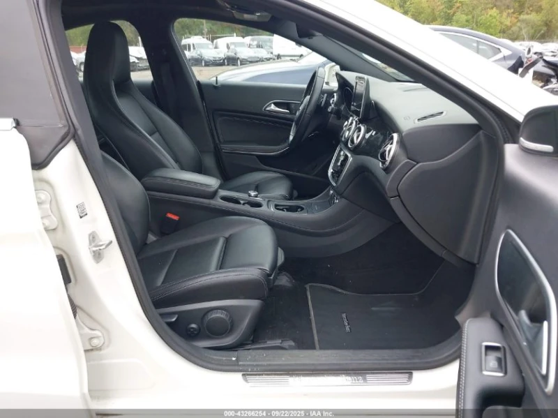 Mercedes-Benz CLA 250 2l 4Matic, снимка 5 - Автомобили и джипове - 53419978