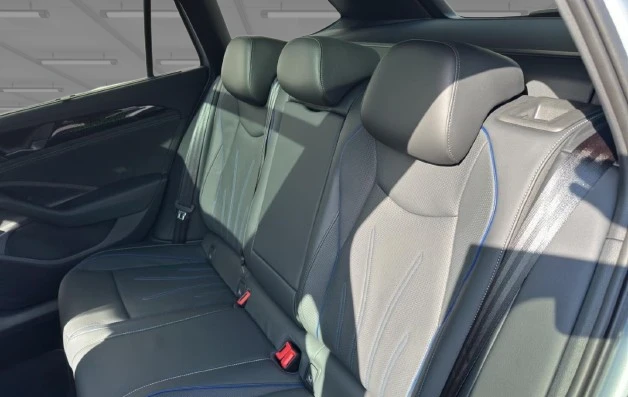 VW Passat Variant 2.0 TDI = R-Line = Гаранция - изображение 10