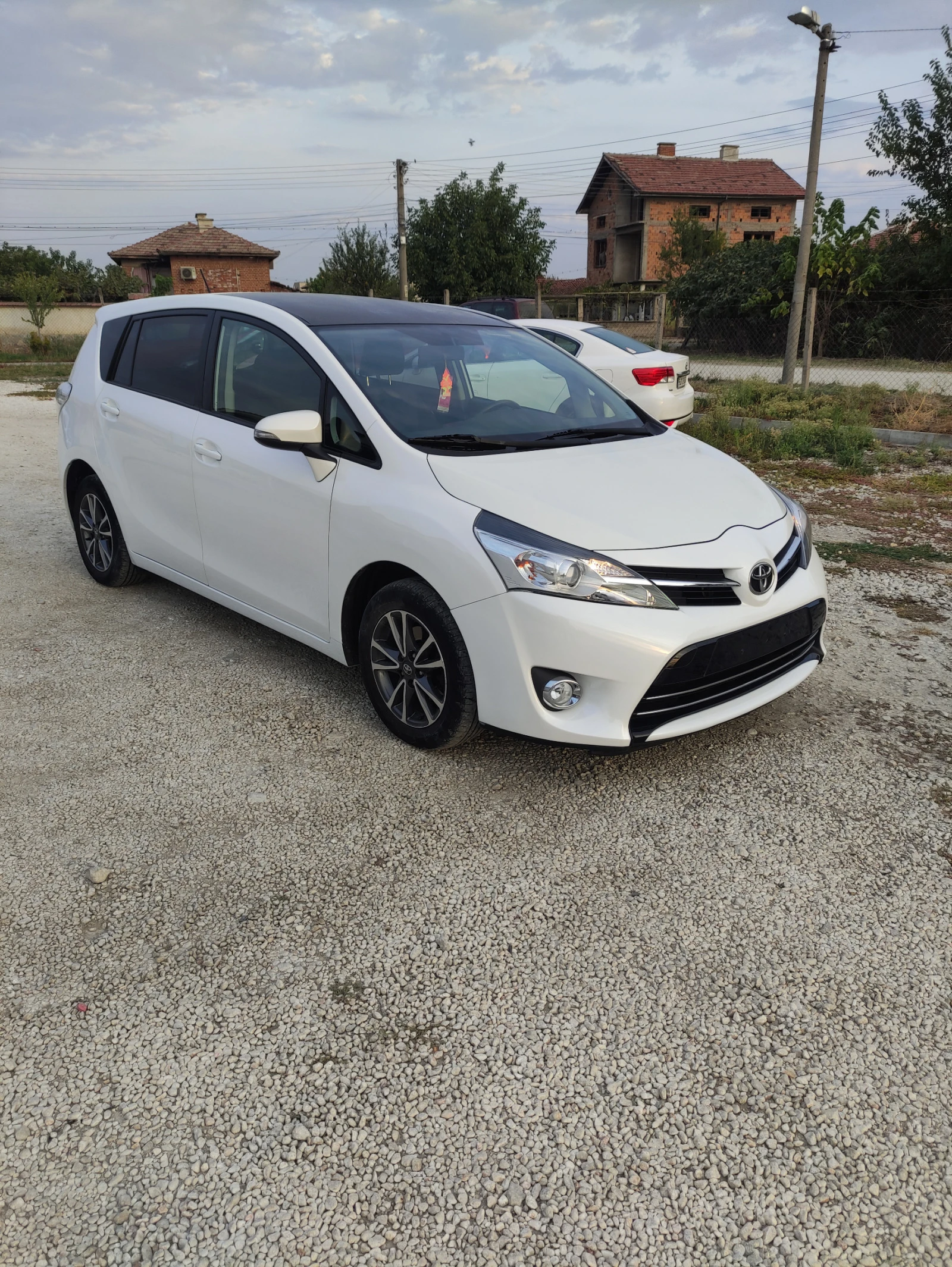 Toyota Verso 1.8 ADVANCE 155 х.км. сервизна книжка  - изображение 3