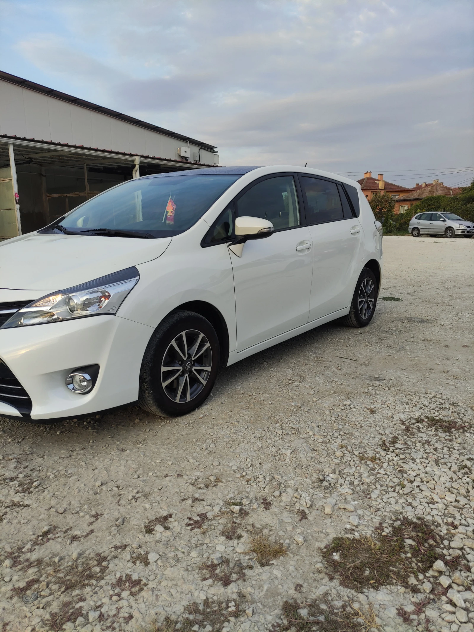 Toyota Verso 1.8 ADVANCE 155 х.км. сервизна книжка  - изображение 2