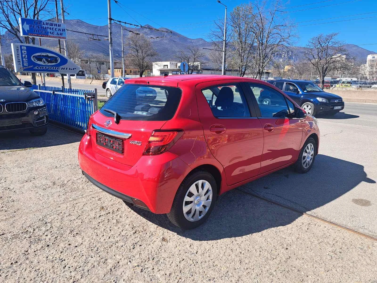 Toyota Yaris  - изображение 8