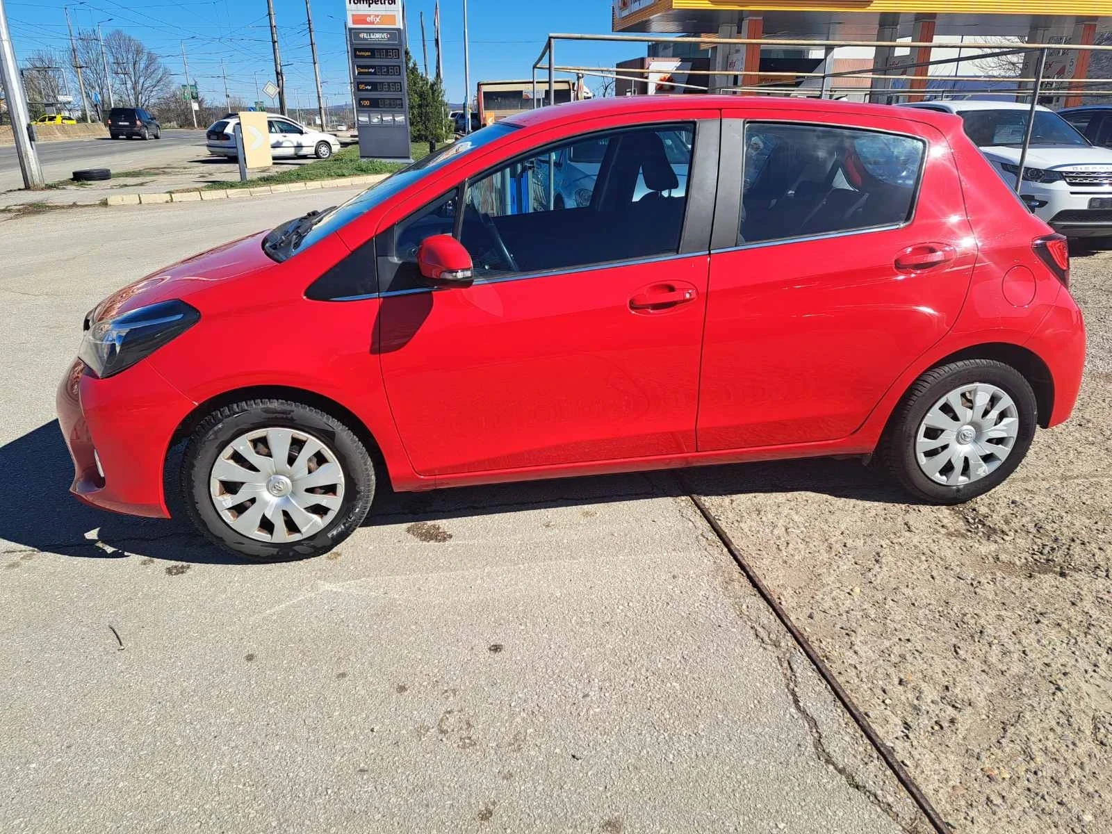 Toyota Yaris  - изображение 5