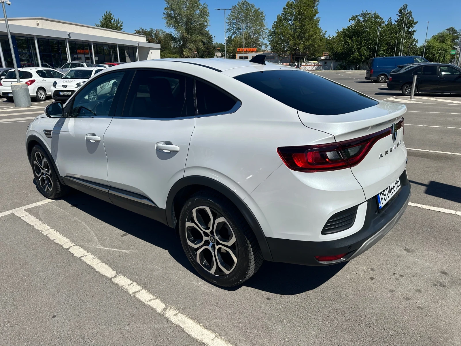 Renault Arkana 1.6 e-tech hybrid - изображение 4