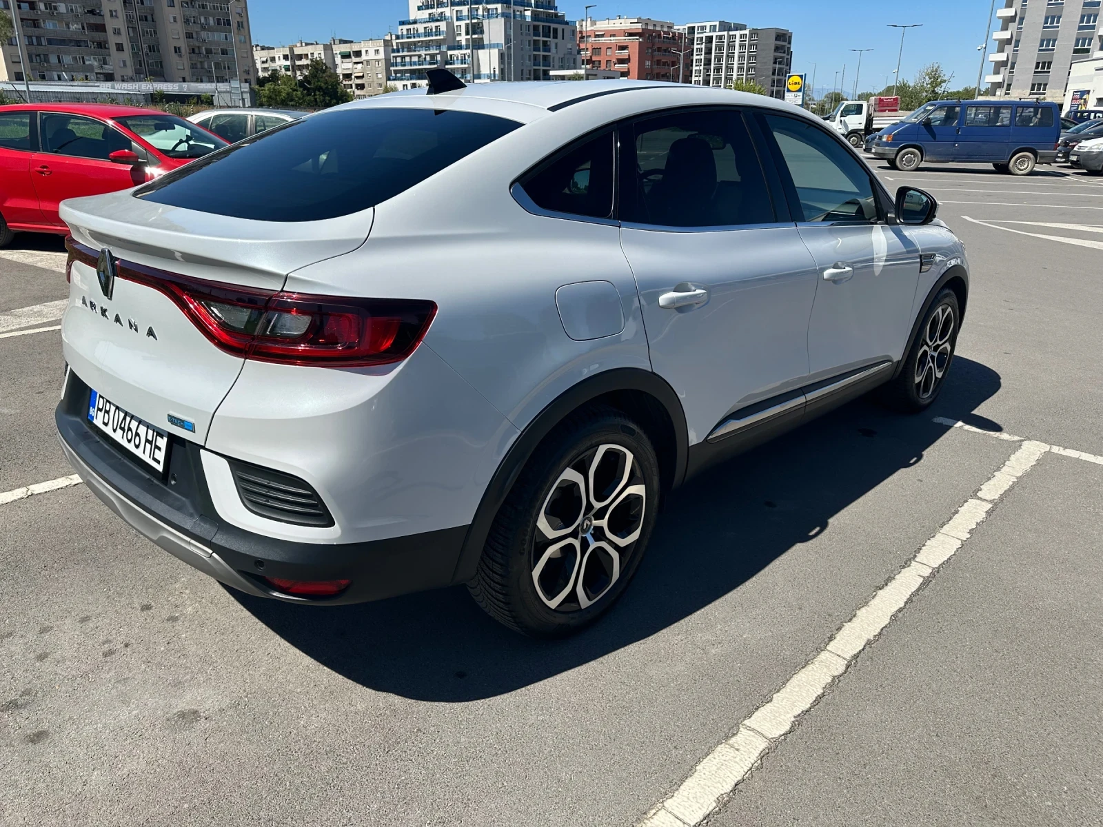 Renault Arkana 1.6 e-tech hybrid - изображение 5