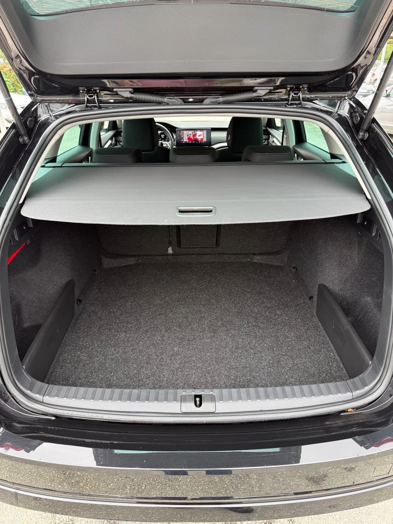 Skoda Octavia 2.0 TDI 4x4 17000км - изображение 7