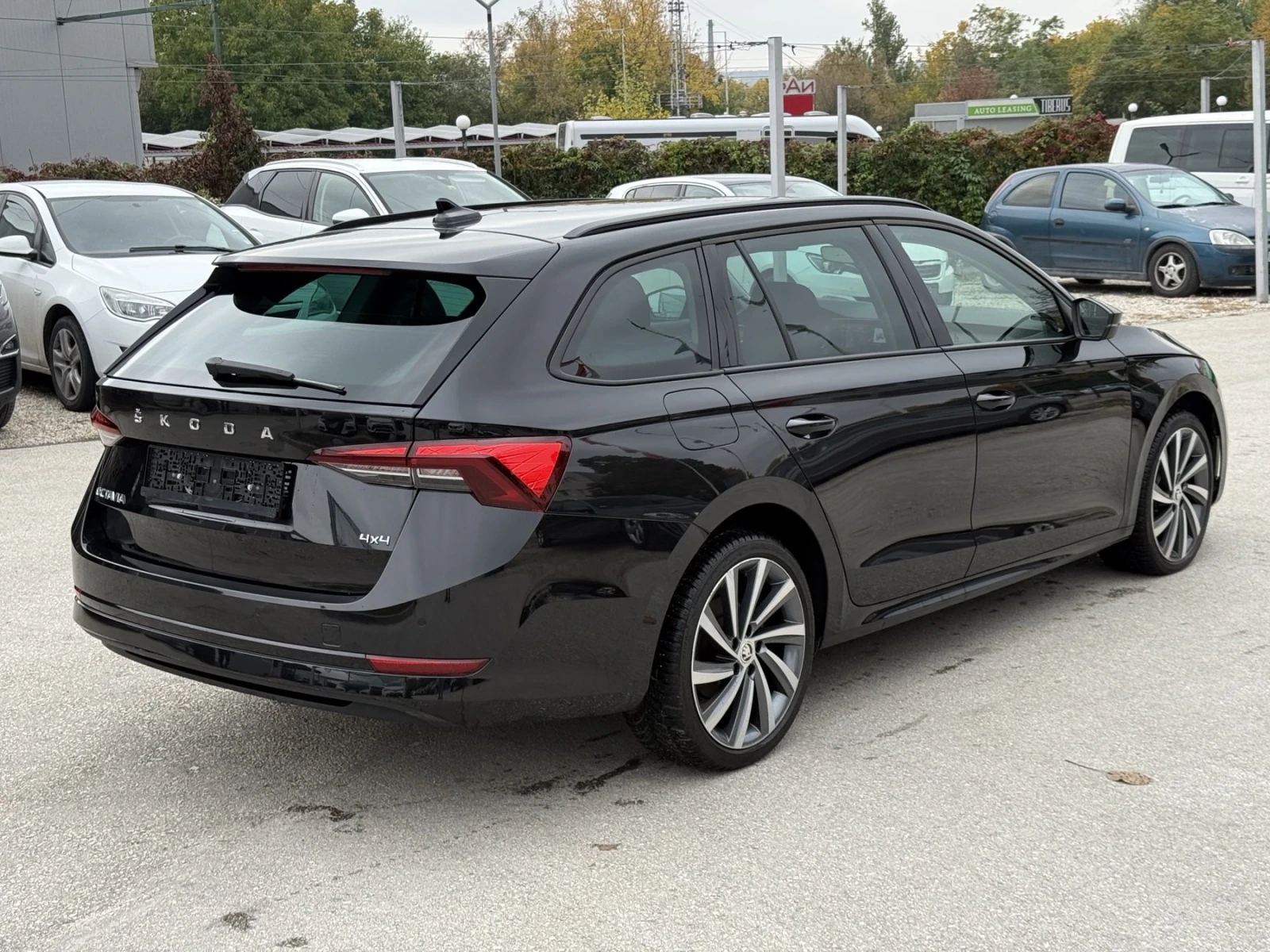 Skoda Octavia 2.0 TDI 4x4 17000км - изображение 4