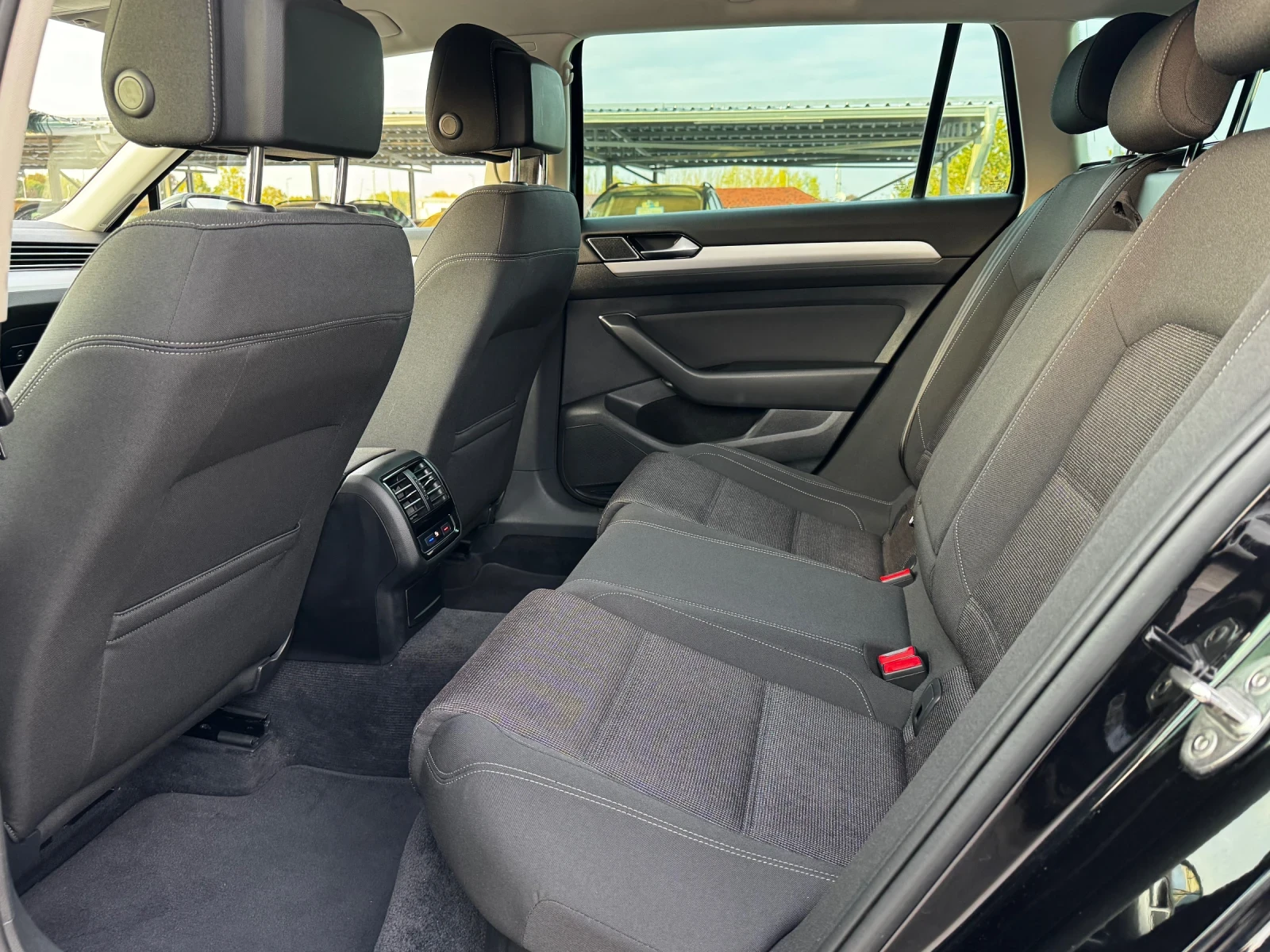 VW Passat 2.0TDI ИТАЛИЯ DSG - изображение 7