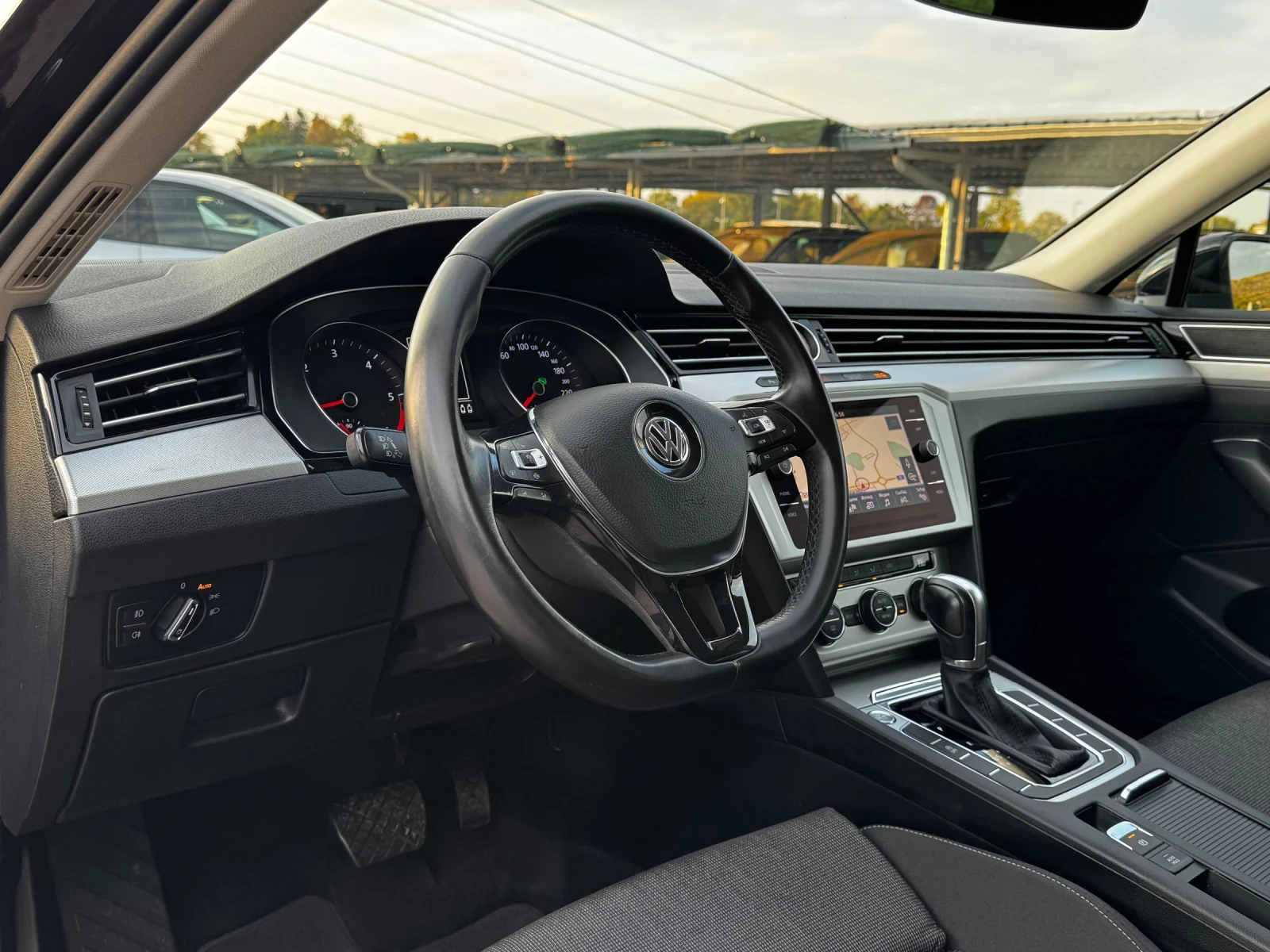 VW Passat 2.0TDI ИТАЛИЯ DSG - изображение 5