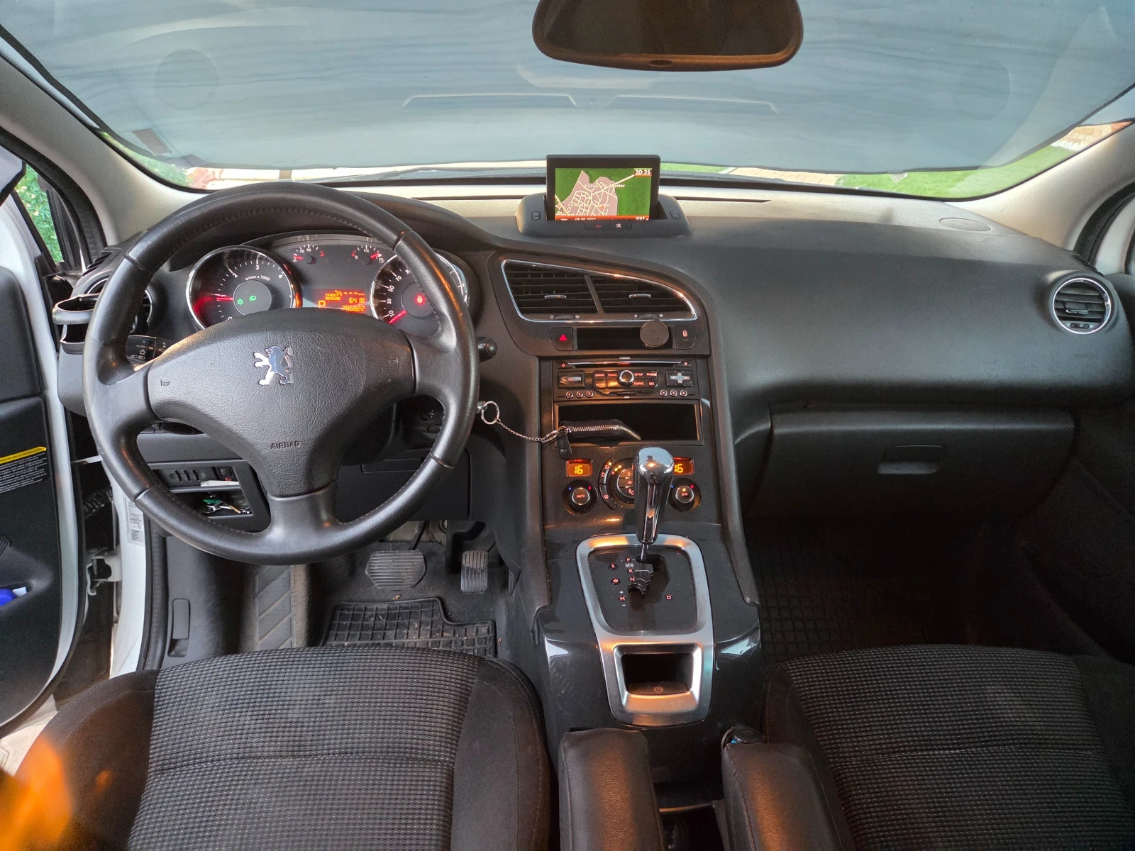 Peugeot 5008 1.6 HDi - изображение 2