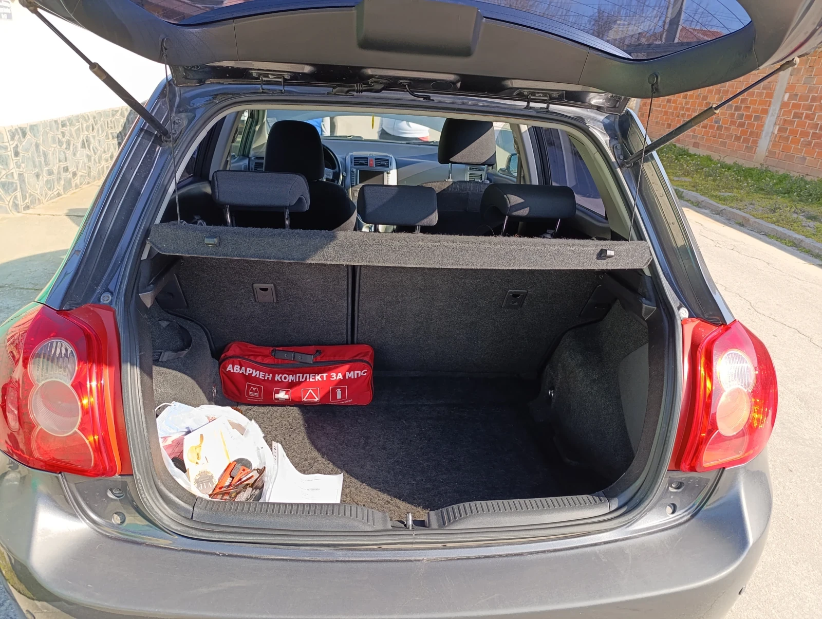 Toyota Auris 2.0 126к.с, снимка 5 - Автомобили и джипове - 54312509