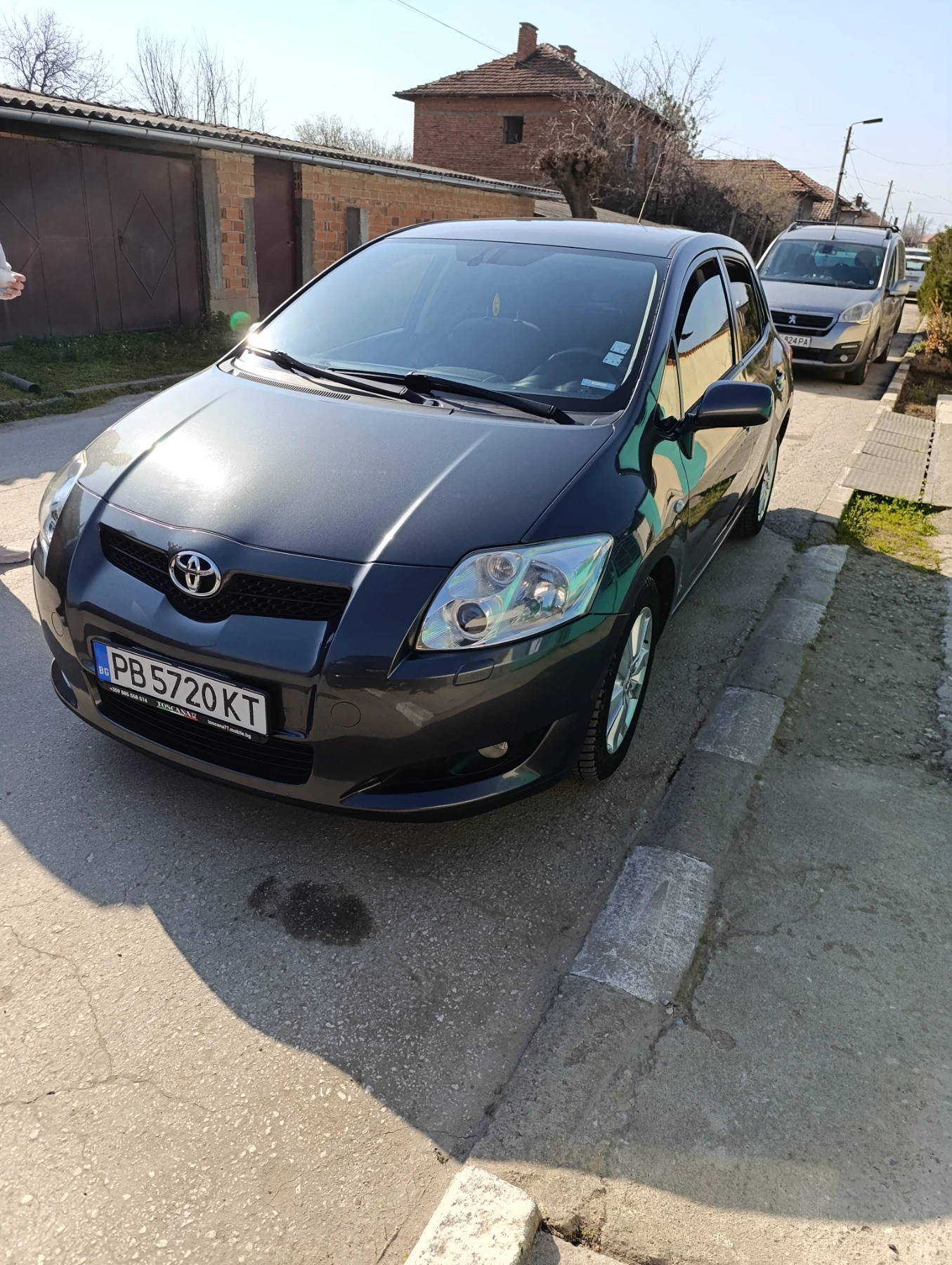Toyota Auris 2.0 126к.с