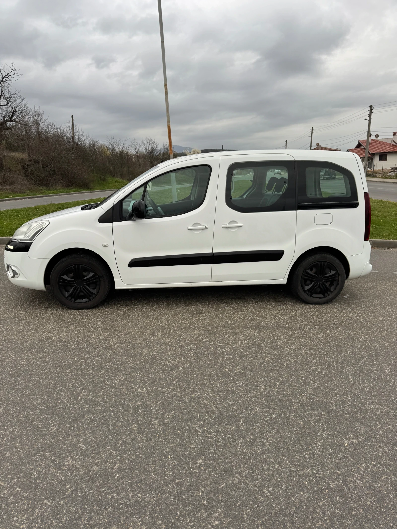 Citroen Berlingo  1.6HDI Facelift Multispace, снимка 2 - Автомобили и джипове - 54045594