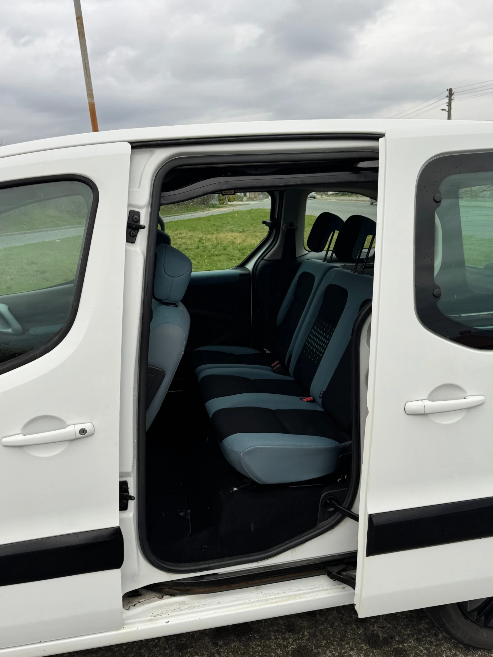 Citroen Berlingo  1.6HDI Facelift Multispace, снимка 6 - Автомобили и джипове - 54045594