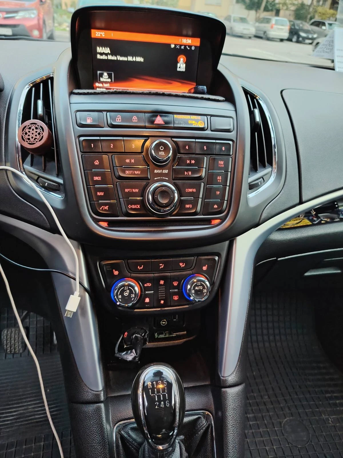 Opel Zafira 1.6 метан, снимка 3 - Автомобили и джипове - 54459359