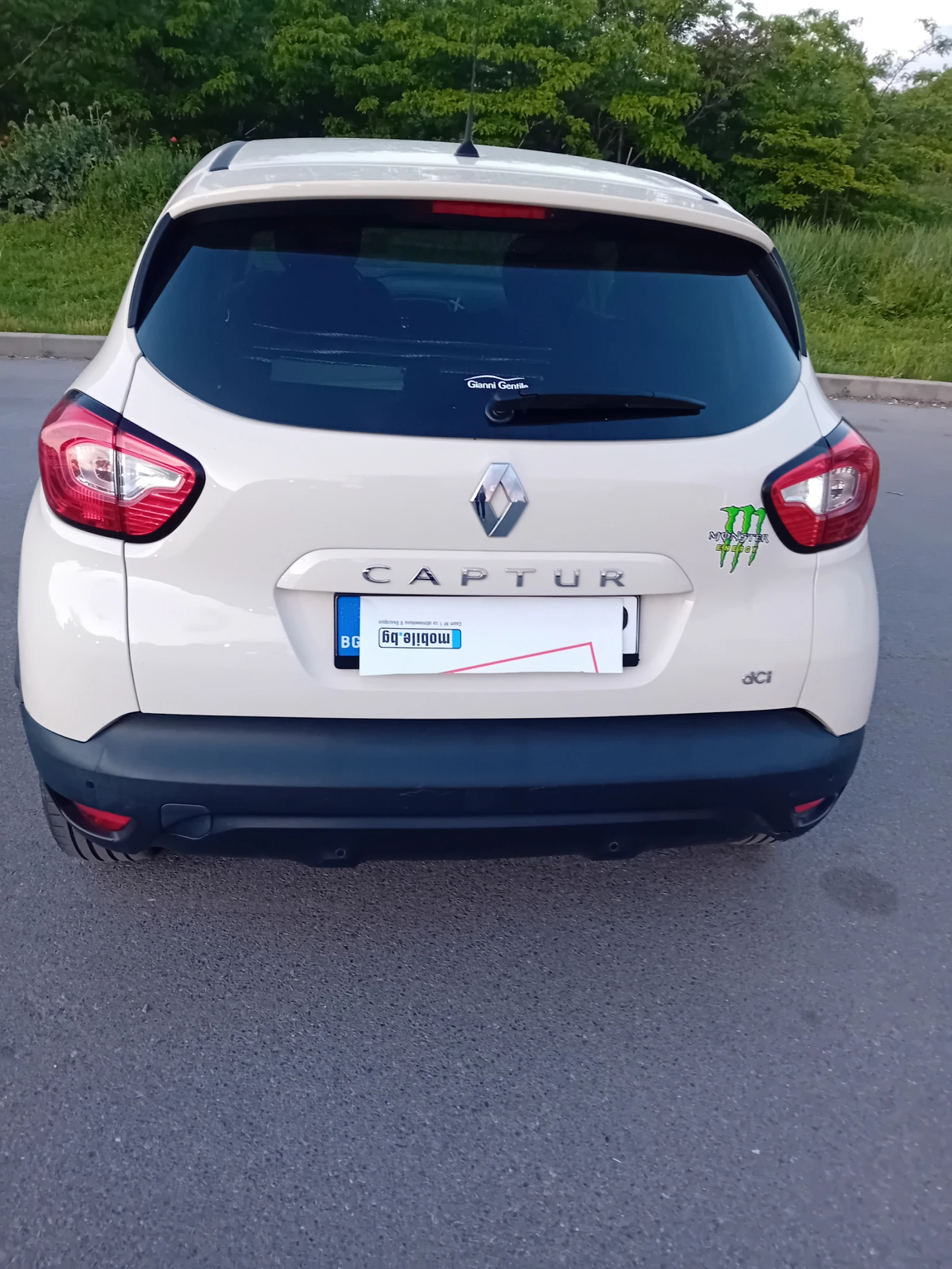 Renault Captur 1, 6 dci, снимка 8 - Автомобили и джипове - 54542959