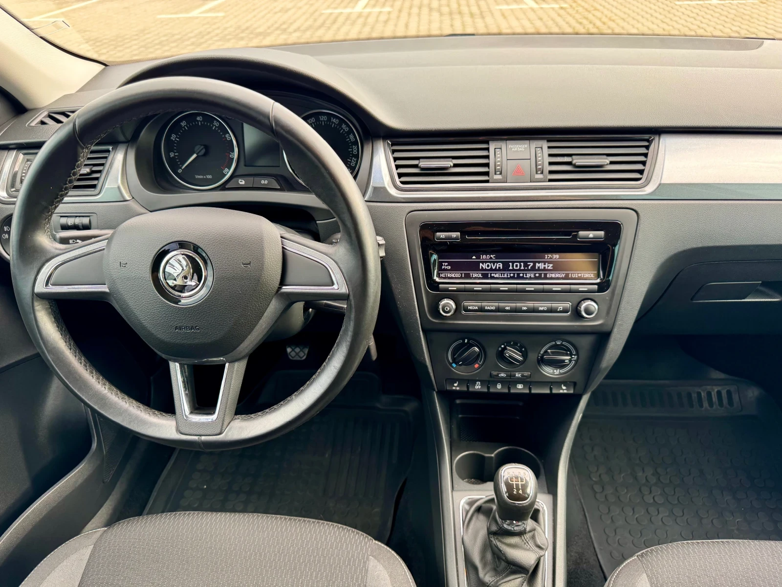 Skoda Rapid 1.2TSI euro5 151000км, снимка 10 - Автомобили и джипове - 54637040