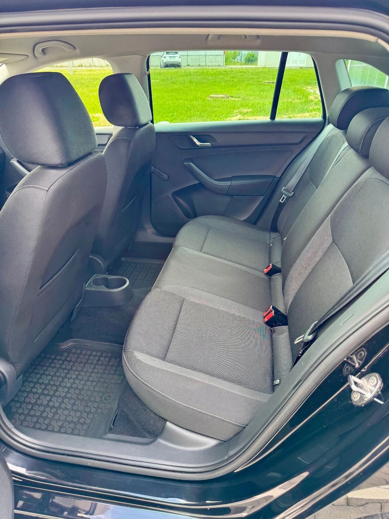 Skoda Rapid 1.2TSI euro5 151000км, снимка 12 - Автомобили и джипове - 54637040