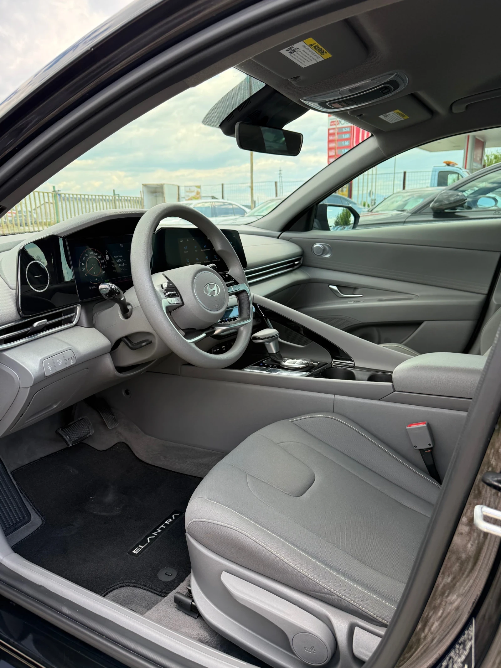 Hyundai Elantra 1.6 hybrid FullMax, снимка 7 - Автомобили и джипове - 54668989
