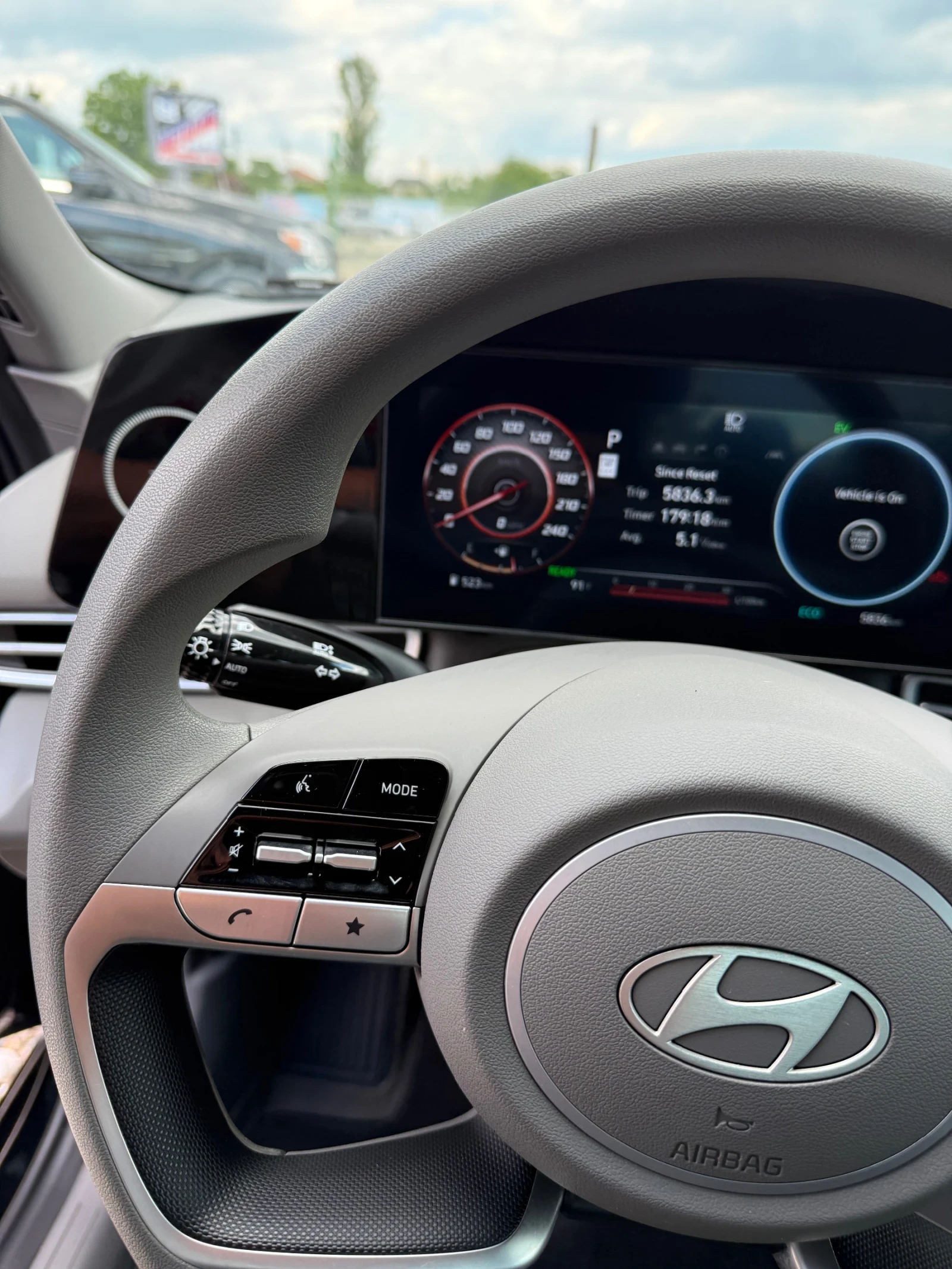 Hyundai Elantra 1.6 hybrid FullMax, снимка 9 - Автомобили и джипове - 54668989