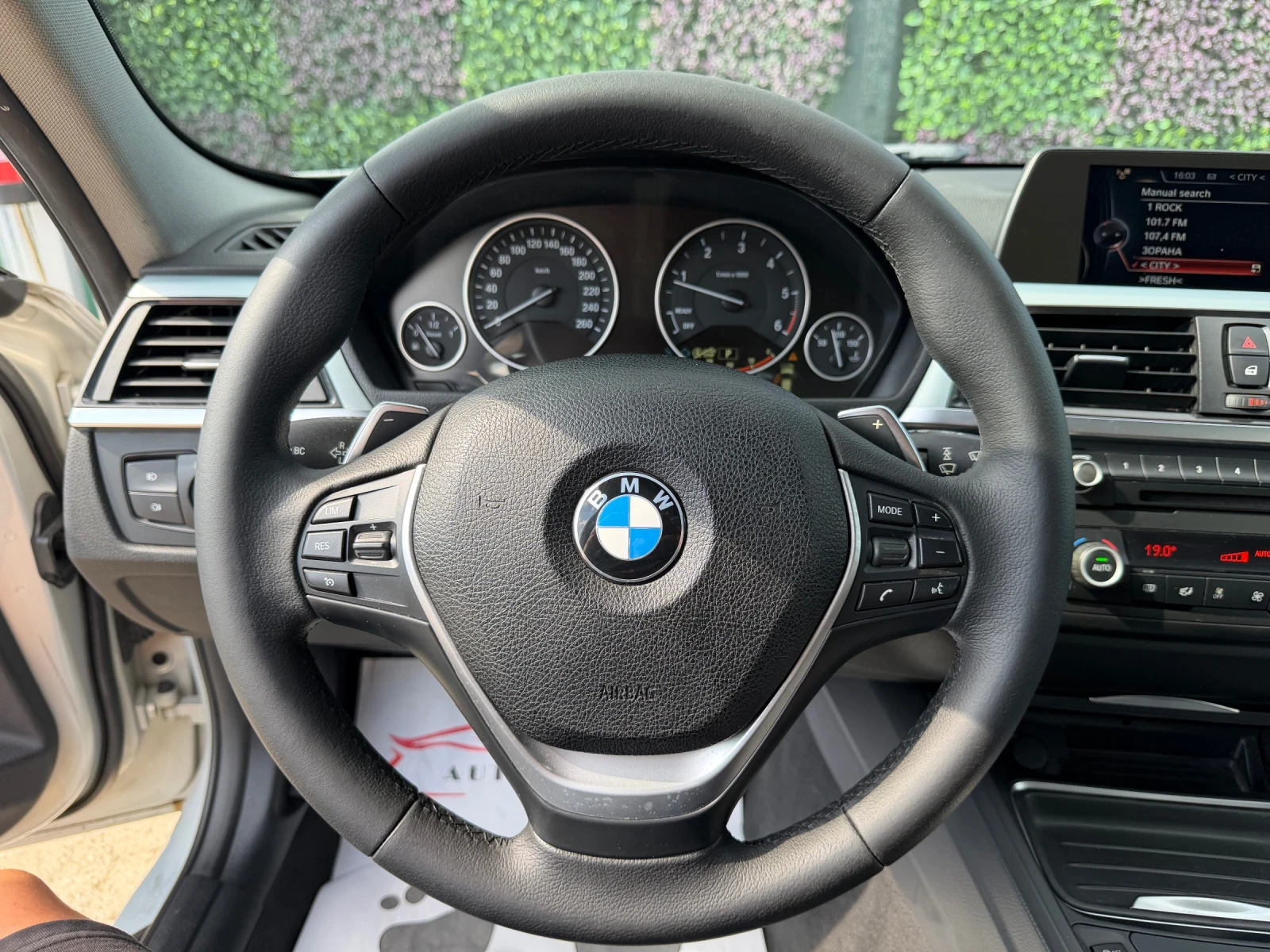 BMW 320 M-Sport/4x4/Led/Navi/Keyless/СОБСТВЕН ЛИЗИНГ, снимка 10 - Автомобили и джипове - 55405267