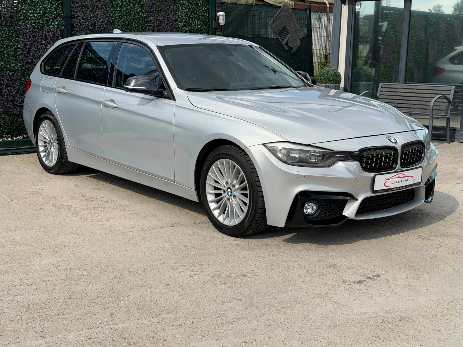 BMW 320 M-Sport/4x4/Led/Navi/Keyless/СОБСТВЕН ЛИЗИНГ, снимка 2 - Автомобили и джипове - 55405267