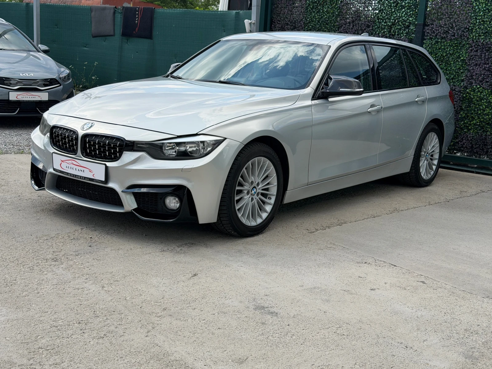 BMW 320 M-Sport/4x4/Led/Navi/Keyless/СОБСТВЕН ЛИЗИНГ, снимка 3 - Автомобили и джипове - 55405267