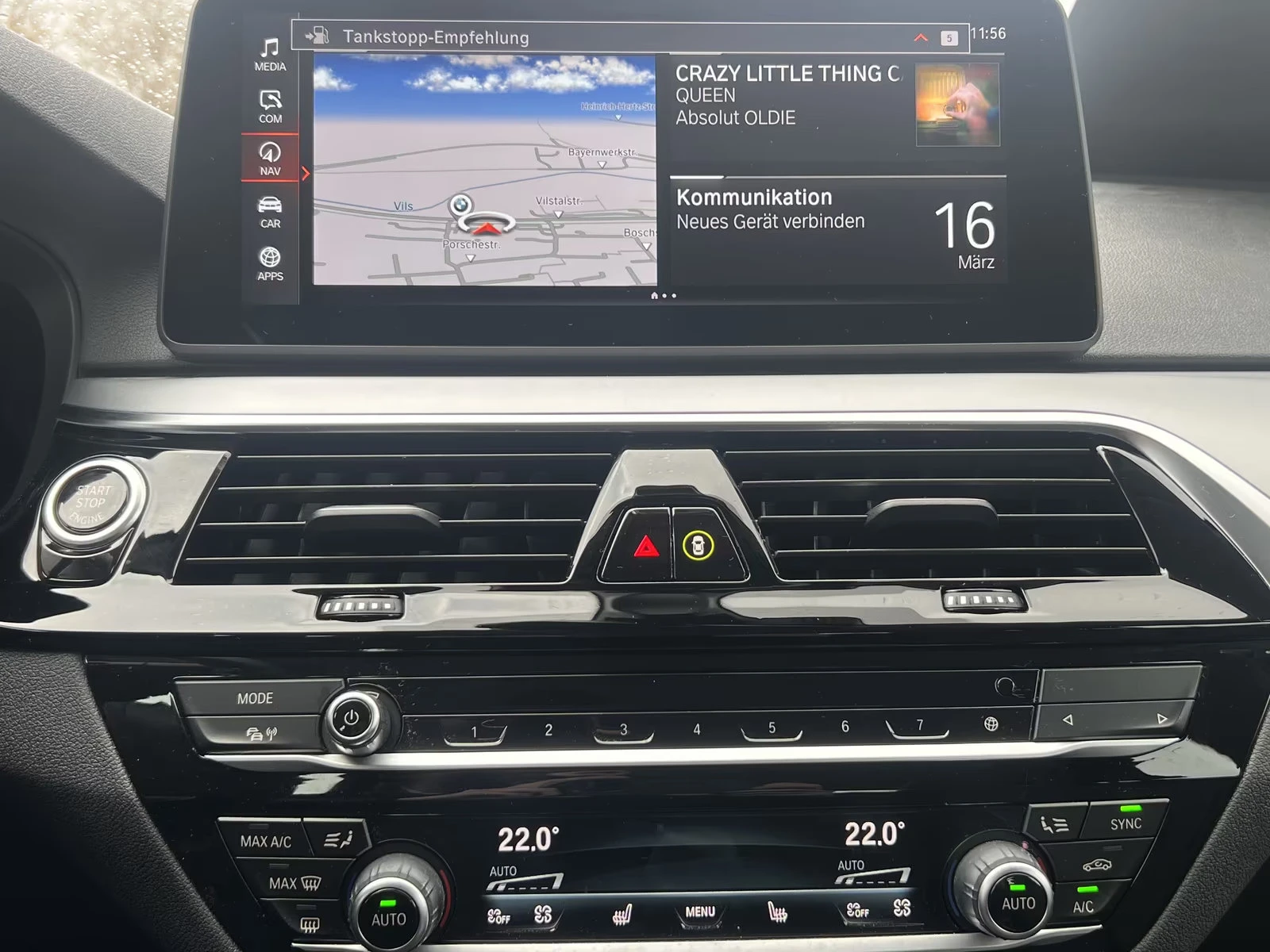 BMW 530 286HP/LUXURY/HUD/LED/NAVI/KLESS/747z, снимка 10 - Автомобили и джипове - 55661414