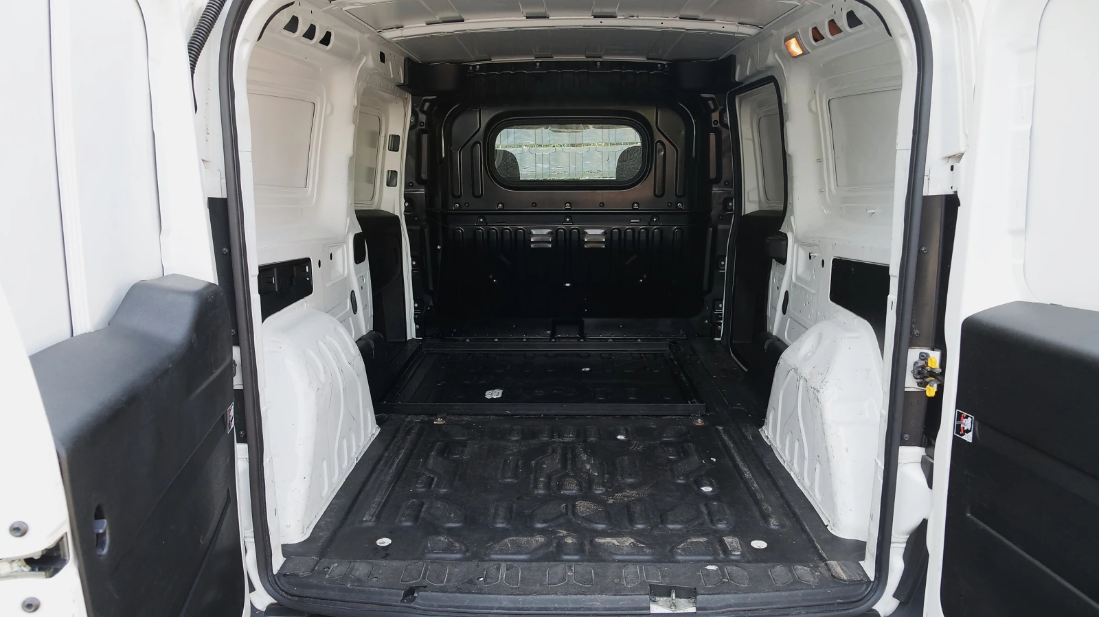 Fiat Doblo 1.4i Метан MAXI , снимка 7 - Автомобили и джипове - 55892317