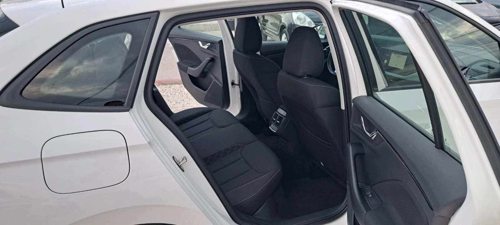 Skoda Scala 1.6TDI авт. лед Euro6D фул екстри, снимка 17 - Автомобили и джипове - 56045855